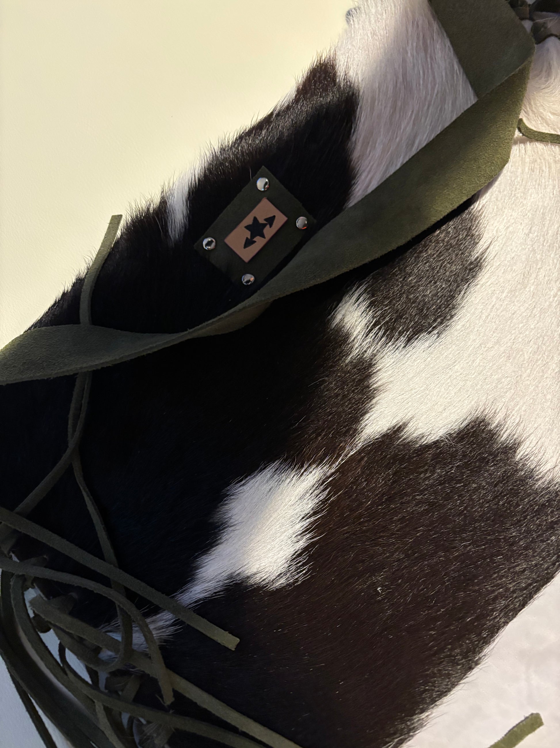 Tassel cowhide carry-all